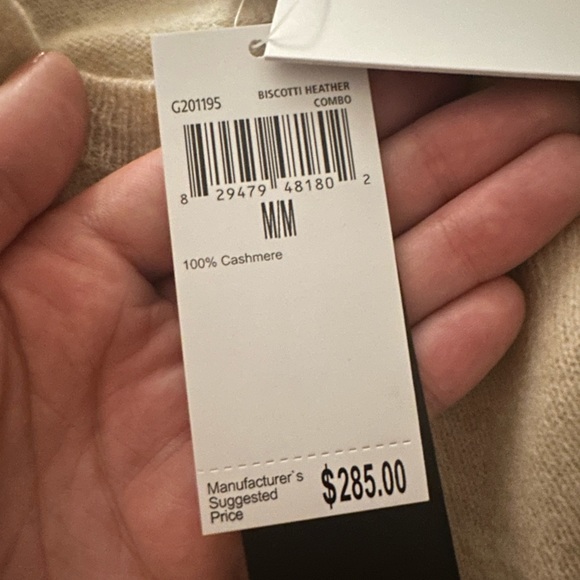 NWT 100% Magaschoni Cashmere sweater- cream with black and leopard stars - Picture 2 of 6